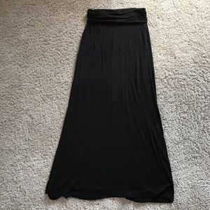 SKIRTS 3/$20 💫 Black Maxi Skirt